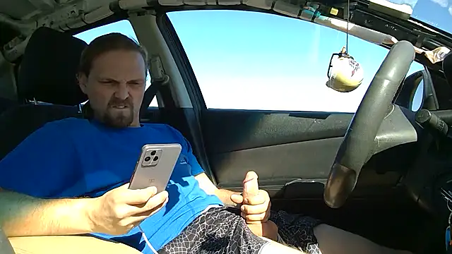 Snapshot of VitaminmanFL chatting on 11.13.25 VitaminmanFL online show from 11.13.25