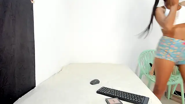 Vicky Freedom online show from 04.06.26