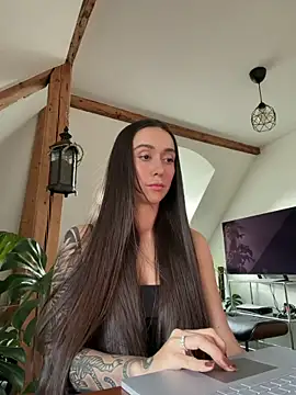 Snapshot of emiliasommer chatting on 06.12.26 emiliasommer online show from 06.12.26