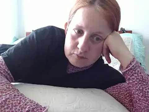 Snapshot of ViioletaMora chatting on 02.06.25 ViioletaMora online show from 02.06.25