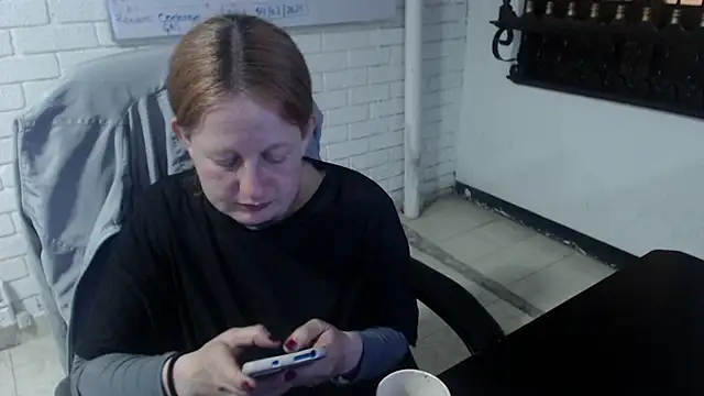 Snapshot of ViioletaMora chatting on 02.08.25 ViioletaMora online show from 02.08.25