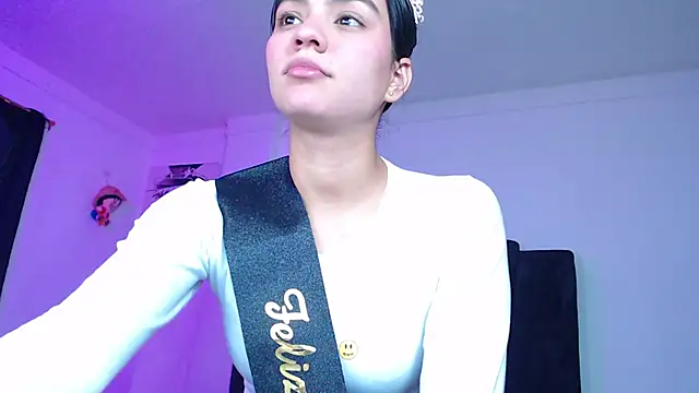 Ariel Zeo1 online show from 11.13.25