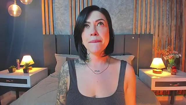 Hannah Borbon online show from 02.27.25