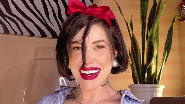 Hannah Borbon online show from 10.01.25