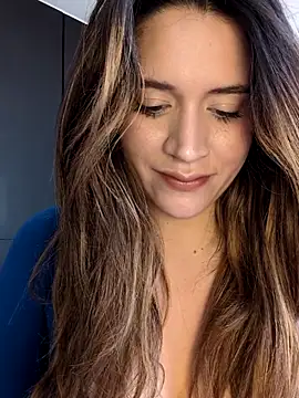 Snapshot of maliciaworld chatting on 12.16.25 maliciaworld online show from 12.16.25