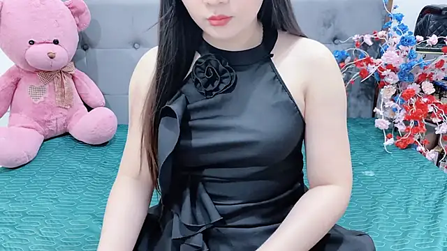 Snapshot of Funikio chatting on 04.13.26 Funikio online show from 04.13.26