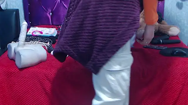 AyshaScott online show from 11.24.25