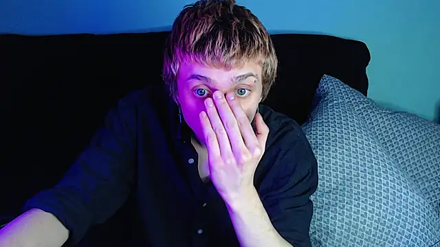 axxxturel online show from 12.25.24