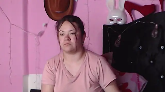 Snapshot of NikkiRous_ chatting on 01.24.25 NikkiRous online show from 01.24.25