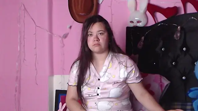 Snapshot of NikkiRous_ chatting on 01.25.25 NikkiRous online show from 01.25.25