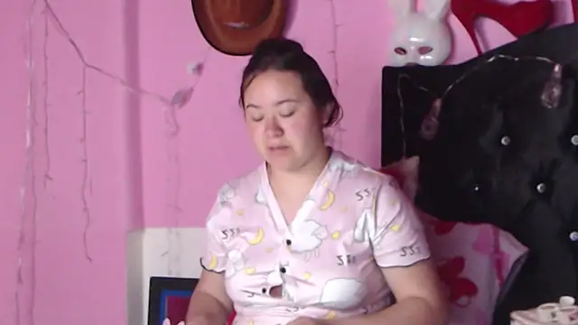 Snapshot of NikkiRous_ chatting on 01.25.25 NikkiRous online show from 01.25.25