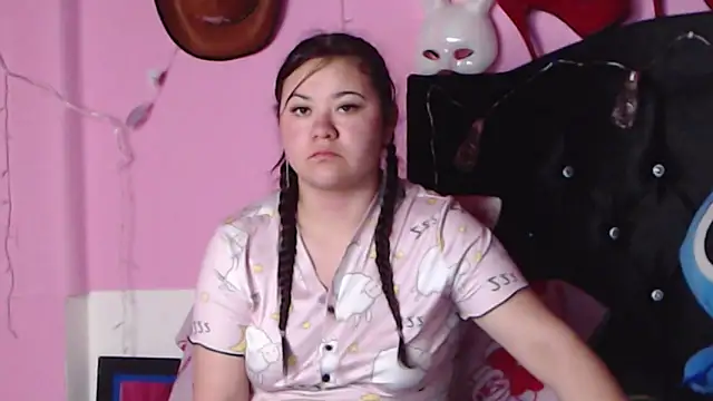 Snapshot of NikkiRous_ chatting on 01.29.25 NikkiRous online show from 01.29.25