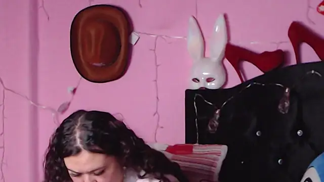 Snapshot of NikkiRous_ chatting on 01.29.25 NikkiRous online show from 01.29.25