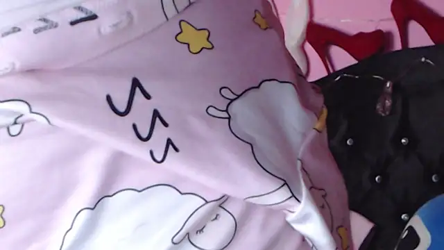 Snapshot of NikkiRous_ chatting on 01.30.25 NikkiRous online show from 01.30.25