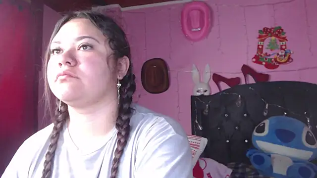 Snapshot of NikkiRous_ chatting on 02.04.25 NikkiRous online show from 02.04.25