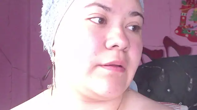 Snapshot of NikkiRous_ chatting on 02.08.25 NikkiRous online show from 02.08.25