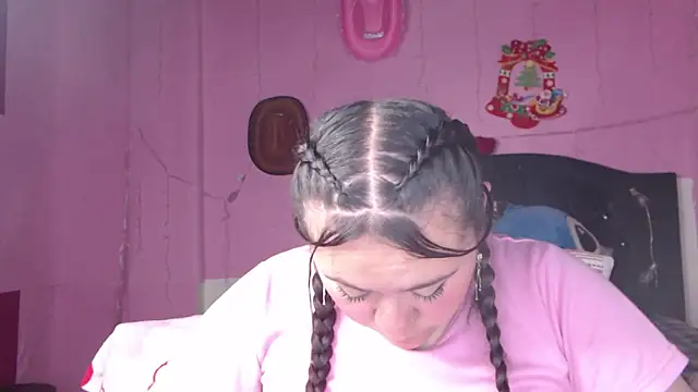 Snapshot of NikkiRous_ chatting on 02.10.25 NikkiRous online show from 02.10.25