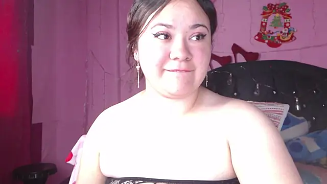 Snapshot of NikkiRous_ chatting on 02.13.25 NikkiRous online show from 02.13.25