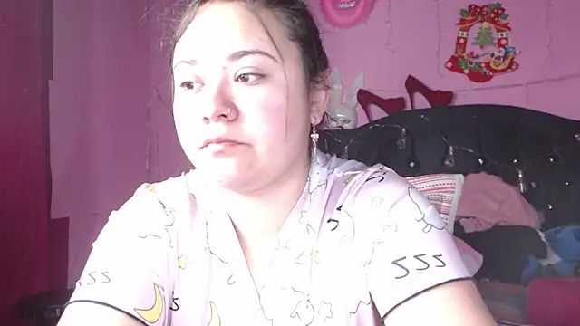 Snapshot of NikkiRous_ chatting on 02.14.25 NikkiRous online show from 02.14.25