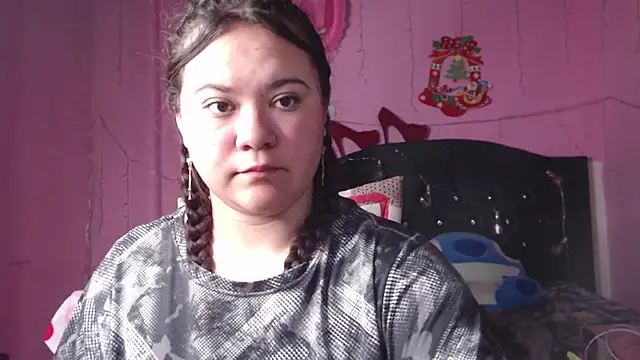 Snapshot of NikkiRous_ chatting on 02.17.25 NikkiRous online show from 02.17.25