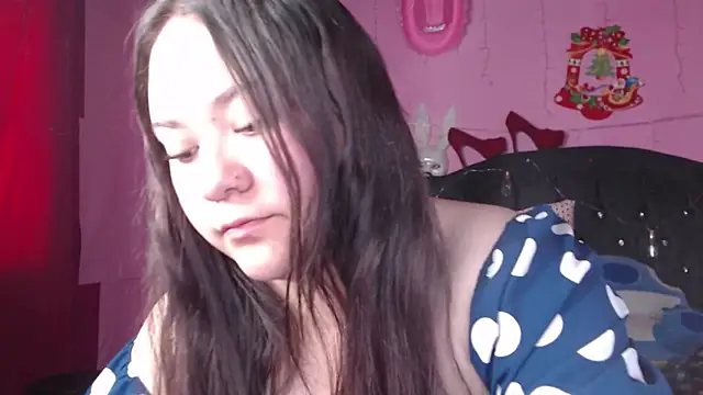 Snapshot of NikkiRous_ chatting on 02.18.25 NikkiRous online show from 02.18.25