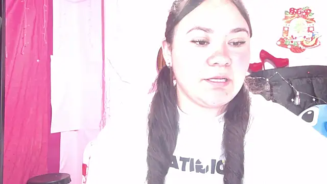 Snapshot of NikkiRous_ chatting on 02.24.25 NikkiRous online show from 02.24.25