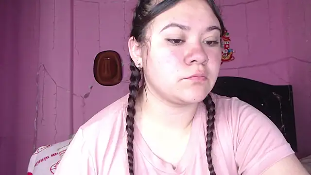 Snapshot of NikkiRous_ chatting on 03.04.25 NikkiRous online show from 03.04.25