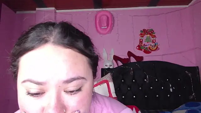 Snapshot of NikkiRous_ chatting on 03.04.25 NikkiRous online show from 03.04.25