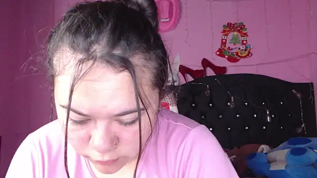 Snapshot of NikkiRous_ chatting on 03.05.25 NikkiRous online show from 03.05.25