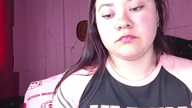 Snapshot of NikkiRous_ chatting on 03.11.25 NikkiRous online show from 03.11.25