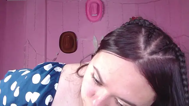 Snapshot of NikkiRous_ chatting on 03.20.25 NikkiRous online show from 03.20.25