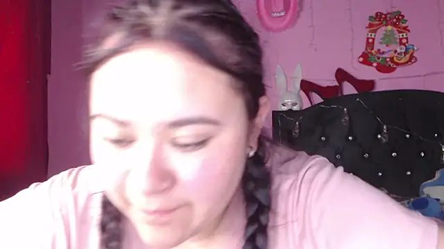 Snapshot of NikkiRous_ chatting on 03.21.25 NikkiRous online show from 03.21.25