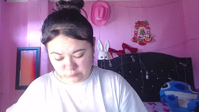 Snapshot of NikkiRous_ chatting on 09.16.25 NikkiRous online show from 09.16.25