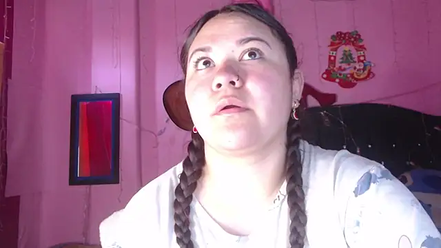 Snapshot of NikkiRous_ chatting on 09.18.25 NikkiRous online show from 09.18.25