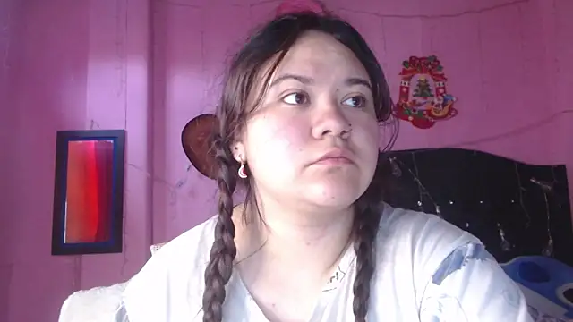 Snapshot of NikkiRous_ chatting on 09.27.25 NikkiRous online show from 09.27.25