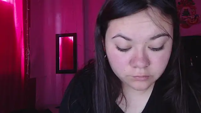 Snapshot of NikkiRous_ chatting on 10.02.25 NikkiRous online show from 10.02.25