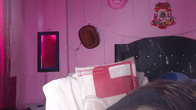 Snapshot of NikkiRous_ chatting on 10.03.25 NikkiRous online show from 10.03.25