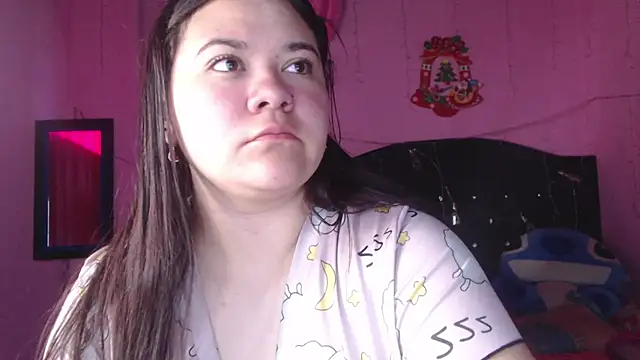 Snapshot of NikkiRous_ chatting on 10.11.25 NikkiRous online show from 10.11.25