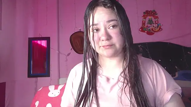 Snapshot of NikkiRous_ chatting on 10.12.25 NikkiRous online show from 10.12.25