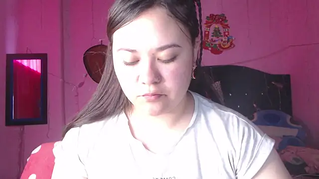 Snapshot of NikkiRous_ chatting on 10.19.25 NikkiRous online show from 10.19.25