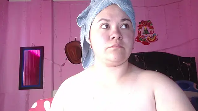 Snapshot of NikkiRous_ chatting on 11.01.25 NikkiRous online show from 11.01.25