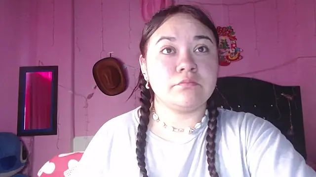 Snapshot of NikkiRous_ chatting on 11.06.25 NikkiRous online show from 11.06.25