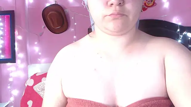 Snapshot of NikkiRous_ chatting on 11.07.25 NikkiRous online show from 11.07.25