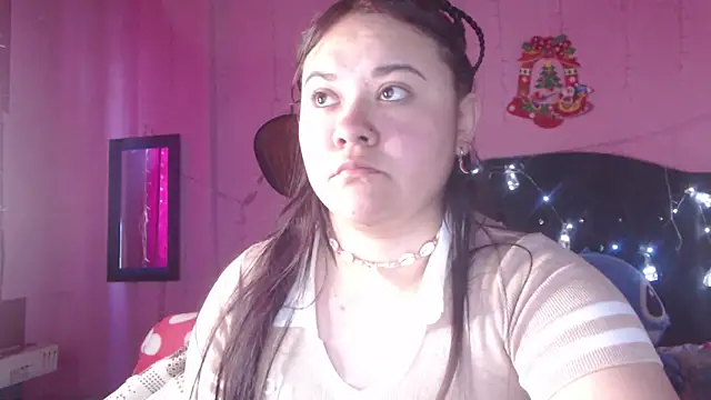 Snapshot of NikkiRous_ chatting on 11.12.25 NikkiRous online show from 11.12.25