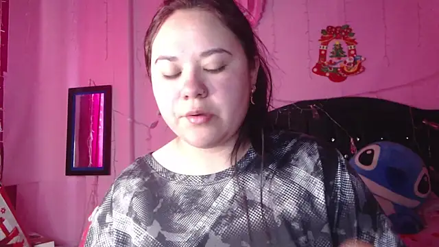 Snapshot of NikkiRous_ chatting on 11.17.25 NikkiRous online show from 11.17.25