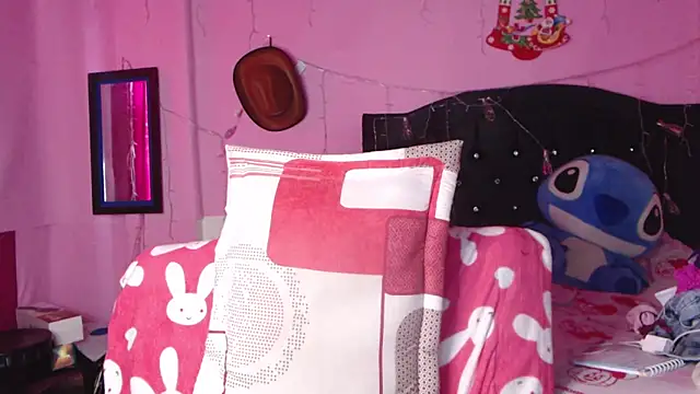 Snapshot of NikkiRous_ chatting on 11.19.25 NikkiRous online show from 11.19.25