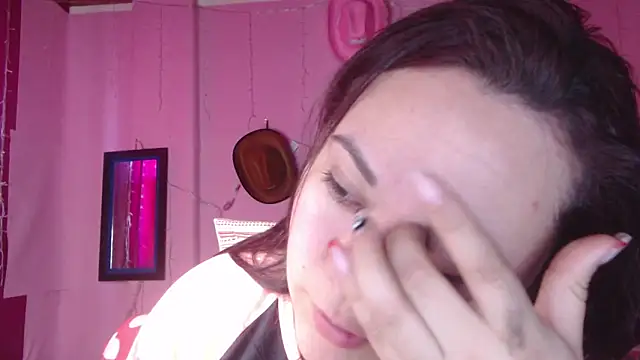 Snapshot of NikkiRous_ chatting on 11.27.25 NikkiRous online show from 11.27.25