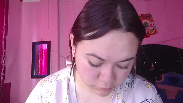 Snapshot of NikkiRous_ chatting on 11.28.25 NikkiRous online show from 11.28.25