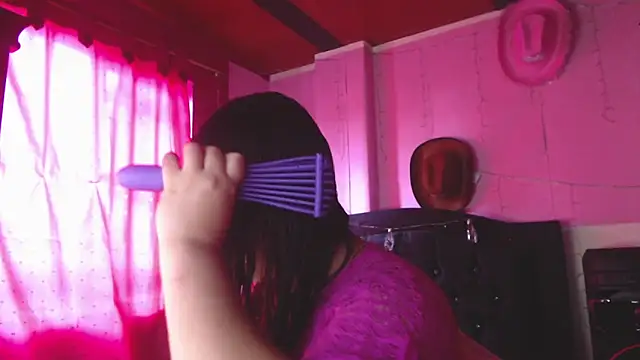 NikkiRous  online show from 05.26.26