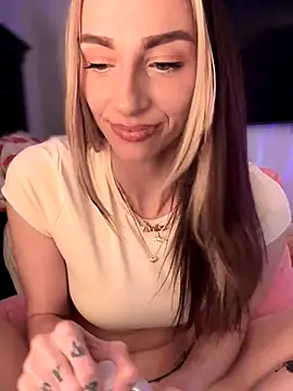 BrattyBae xo online show from 11.13.25